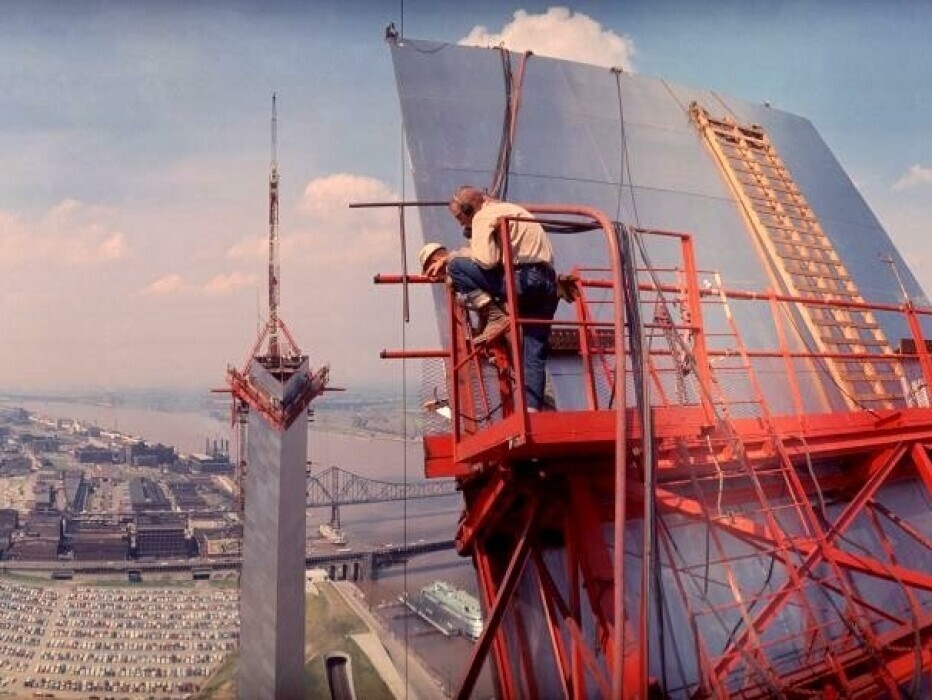Gateway Arch Construction