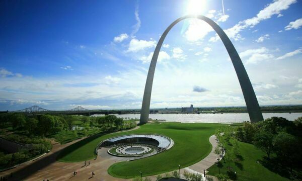 The Gateway Arch and Museum entrance