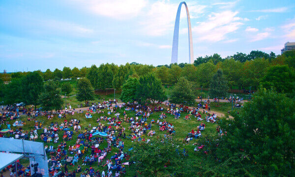 View of the crowd at Blues at the Arch 
